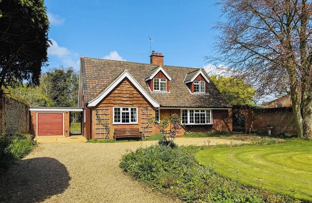 4 bedroom accommodation in Trunch