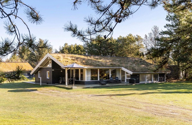 4 bedroom awesome home in Saltum