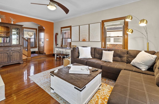 4 Bedroom Boho Home. 5-10 minutes from all the hot spots!