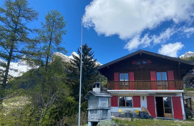 4 bedroom Chalet de Charme in Ovronnaz - Panoramic view of the Alps & Premium Comfort
