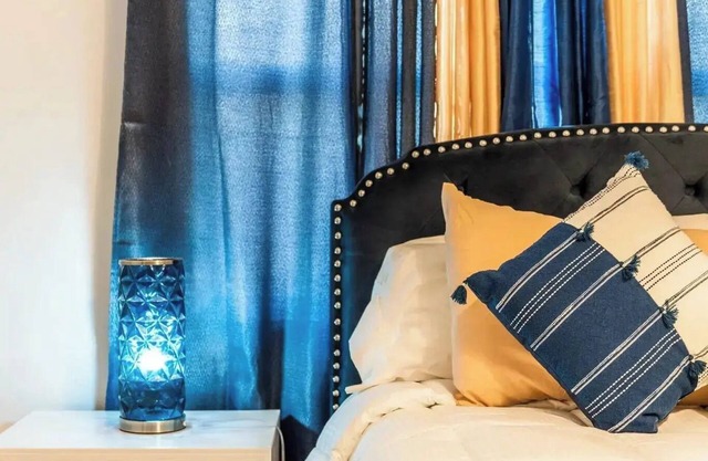 4-bedroom house in charming Riviera Beach with WiFi, AC. Relax and unwind