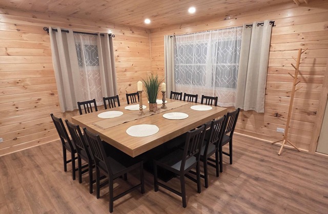 4-bedroom house in terrific Orland with AC, WiFi. Enjoy your stay