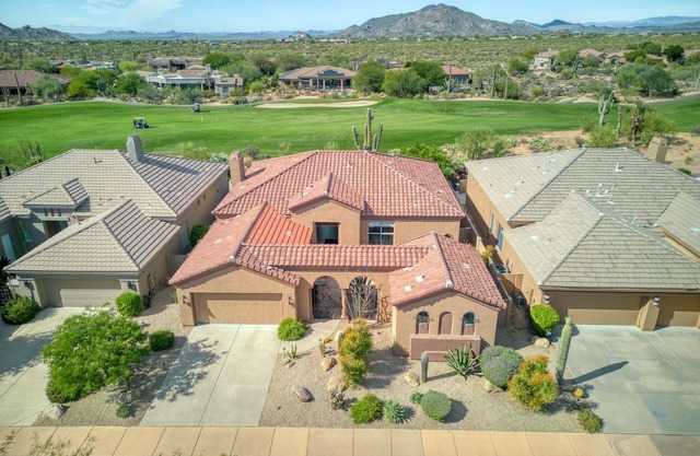 4-bedroom house w/separate full bed & bath Casita. Pool & Hot tub. Scottsdale