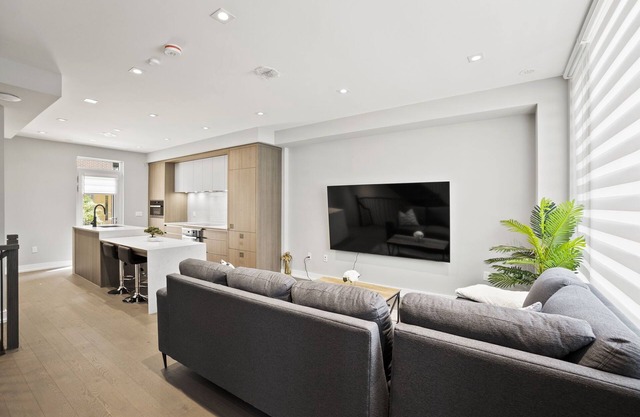 4 Bedroom In Downtown Toronto