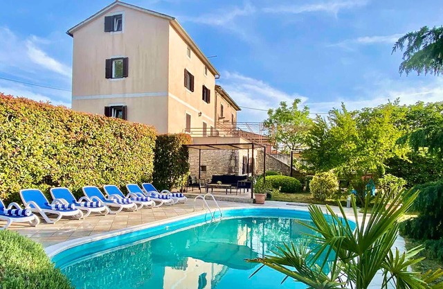 4 bedroom lovely home in Sveti Anton