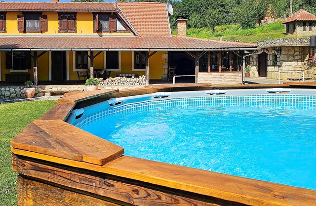 4 bedroom nice home in Radovanci