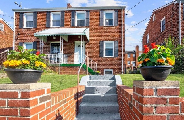 4-bedroom Oasis in DC