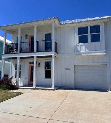 4 bedroom pool home that sleeps 13 located just minutes from the beaches and 30a, game room