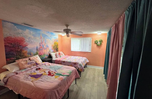4-bedroom Villa in Welcoming Orlando with AC & WiFi. Enjoy your stay