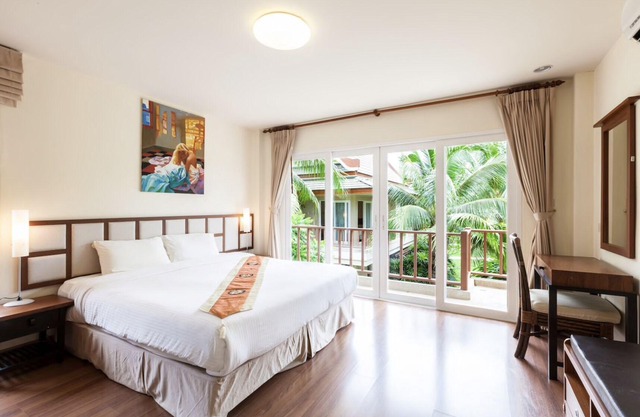 4 Bedrooms Beach Villa with 3 pools at Villa 21 Chaam Baan Talay Samran