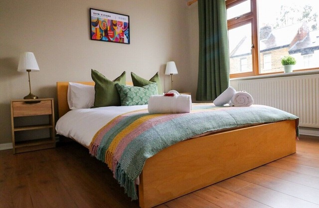 4 Bedrooms, FREE Parking, Families, Contractors