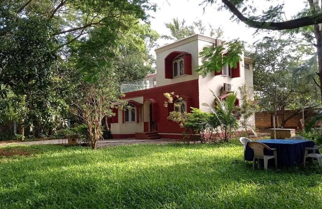 4 BHK Farmhouse Villa in Bangalore for staycation