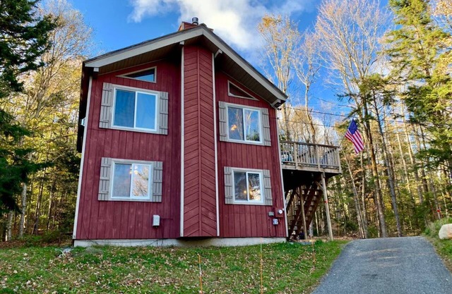 4 BR, 2BA: Comfy, Clean & Family Friendly - 15 mins to Mount Snow!