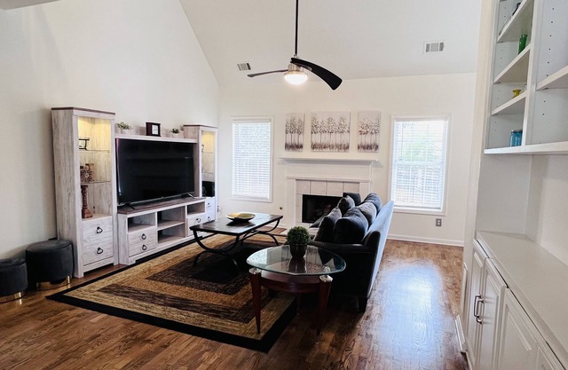 4 BR home quiet and peaceful