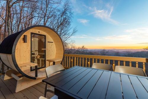 4 Br Mountain Views Sleeps 10 Sauna Hot Tub Arcade