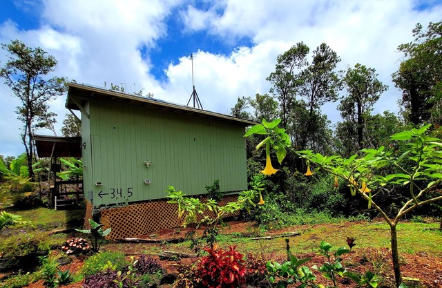 #4 Cabin private space in volcano with TV, Microwave and fridge