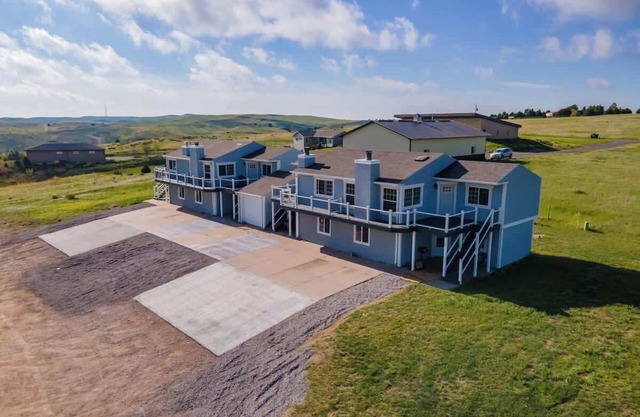 4 Furnished Condos, 12 Bed/8 Bath Great Lake Views