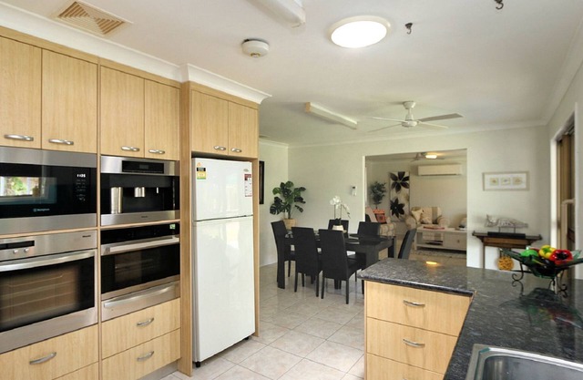4 Jacques Court - Quiet location close to shops