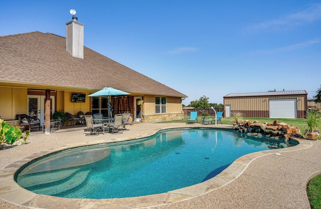4 Mi to Dtwn: Home w/Pool in Stephenville!