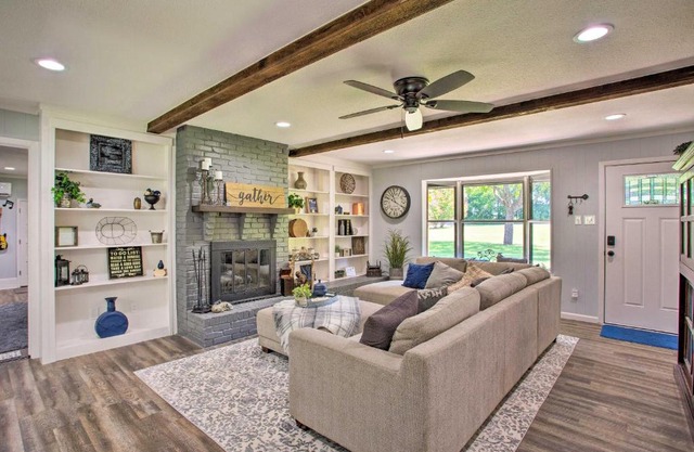 4 Mi to Dtwn McKinney Home with Game Room and Patio