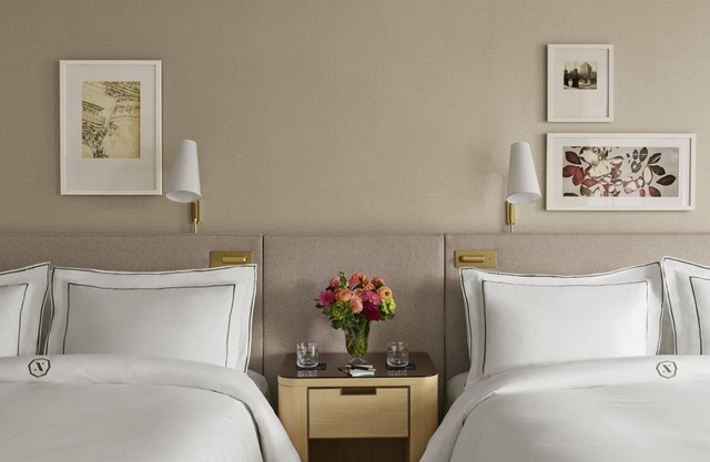 4 Park View 2 Queen Beds at The Newbury Boston!