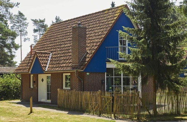 4-person dog bungalow in the holiday park Landal Dwergter Sand