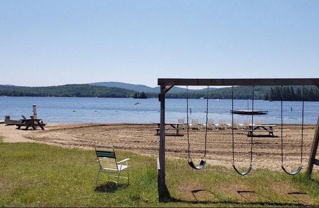 4 Season Adirondack Lakehouse on beautiful Fourth Lake