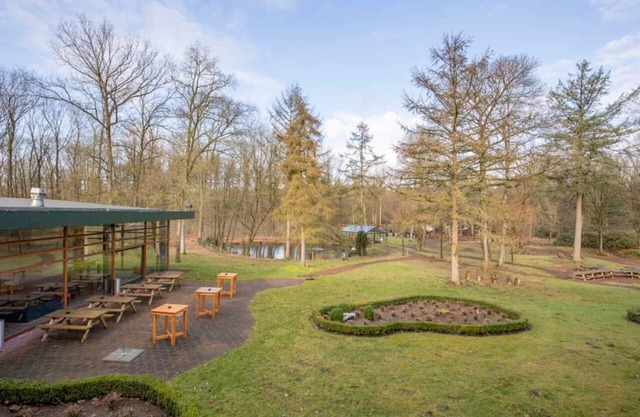 4 Spacious Units w/Forest Vistas and Indoor Pool - Ideal for Relaxation