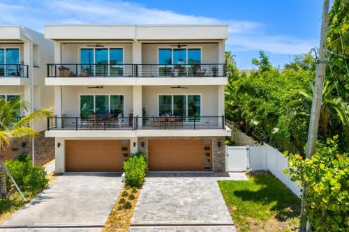 40 8th Avenue