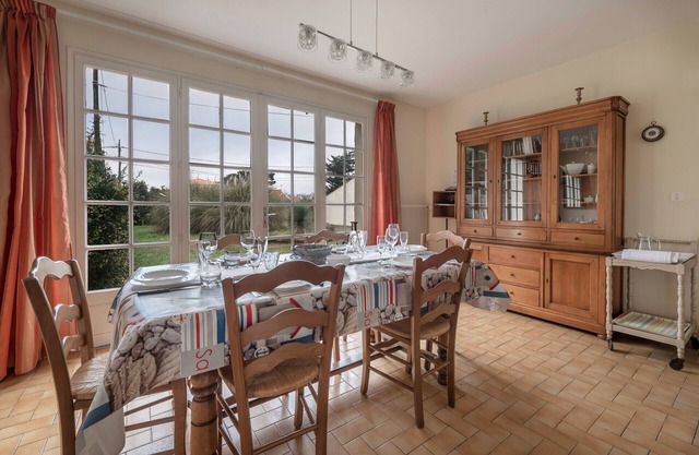 400m from the beach, Pointe St Gildas, house for 6