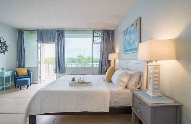 405 Sunrise View. · U405 Balcony w/River & Sunrise View! Resort Amenities! Free Parking/Wifi