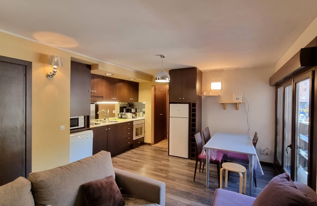 42 RESIDENCIA - APT 2 HAB - PAS DE LA CASA-008165