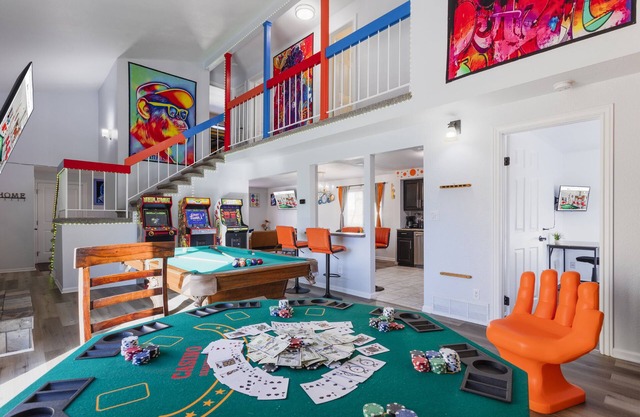 420Friendly 7BR HotTub Sauna Theater PS5 Arcade RedRocks