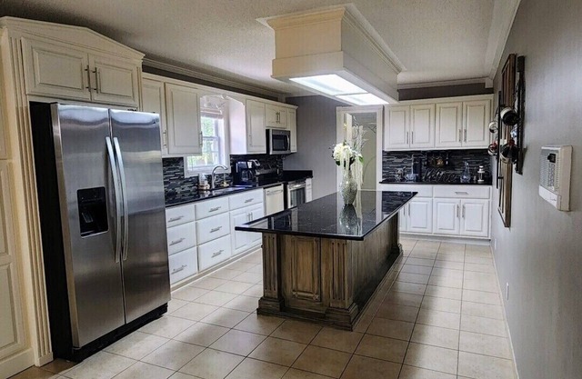 4300 Sq ft home very close to MSU. All decorated for Christmas.