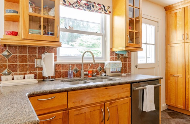 4BA Extra Spacious!King Bed!Spacious Parking!