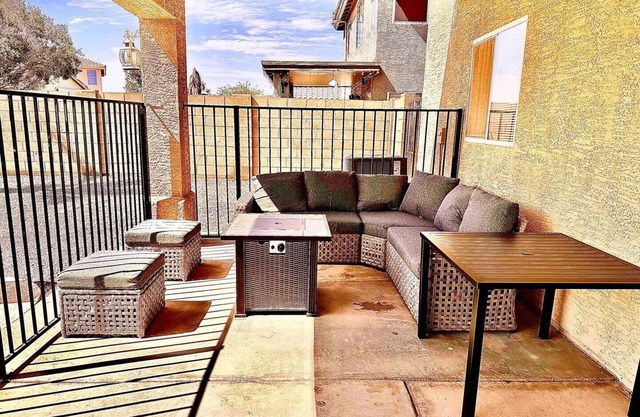 4Bd Oasis w/Pool/Pool Tablen