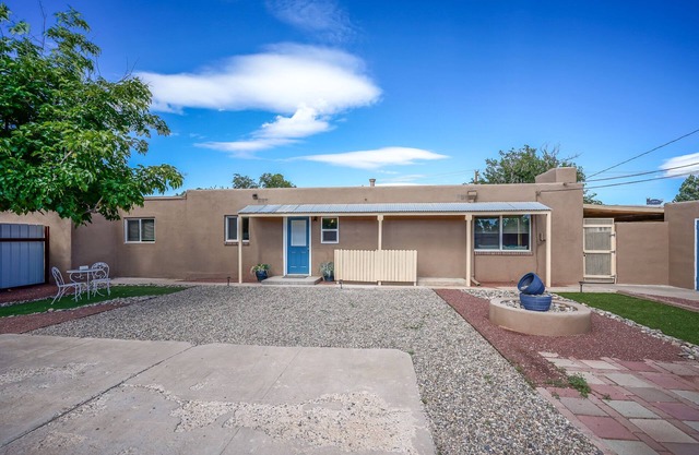 4bd,2ba Remodeled North Valley Home w/large yard