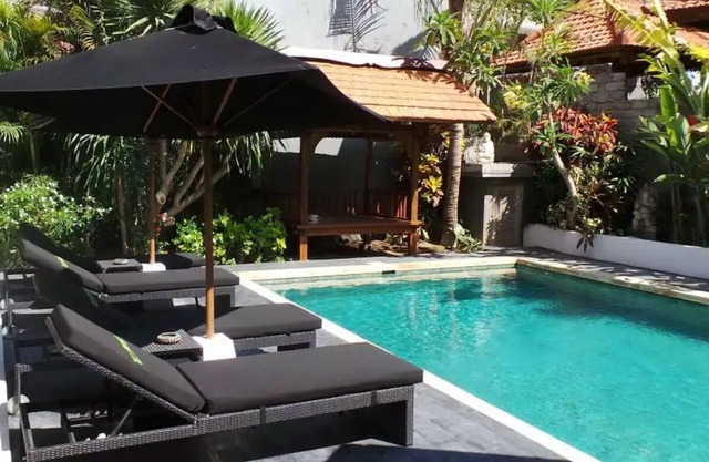 4Bedroom In Legian w/Bilyard+ Close to Seminyak