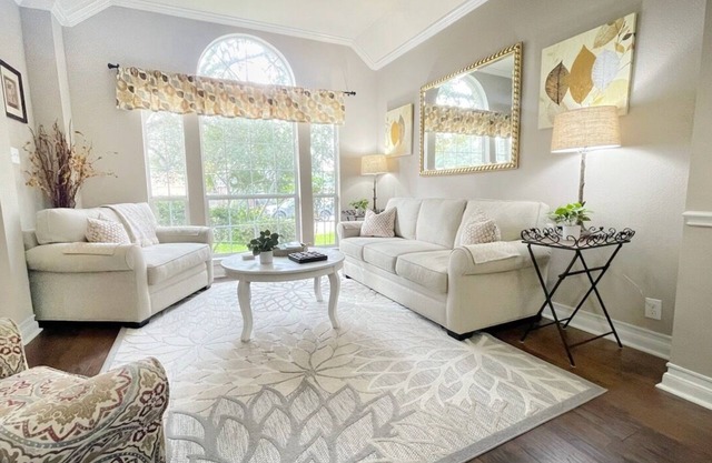 4BR/2.5 Bath, 5-Star, Six Flags, La Cantera Shops, UTSA, Med Center, River Walk.