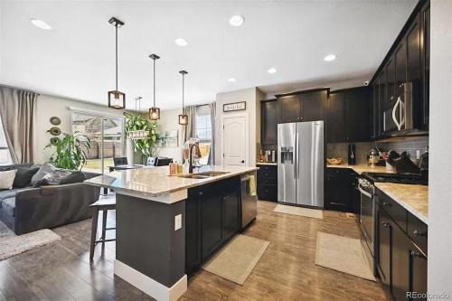 4BR Home close to Airport