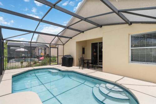 5-3 Pool Home Located In Sunset Ridge Community!