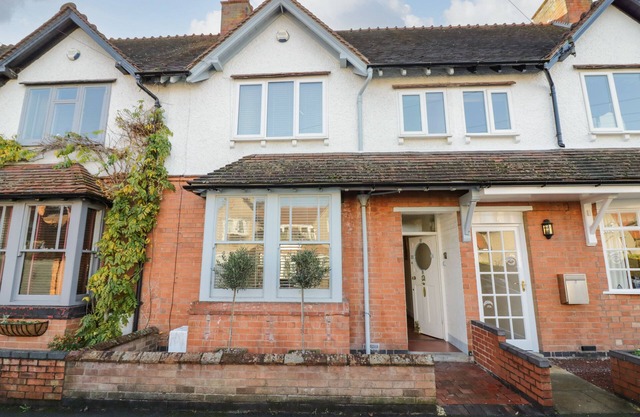 5 ALBANY ROAD, pet friendly, with a garden in Stratford-Upon-Avon