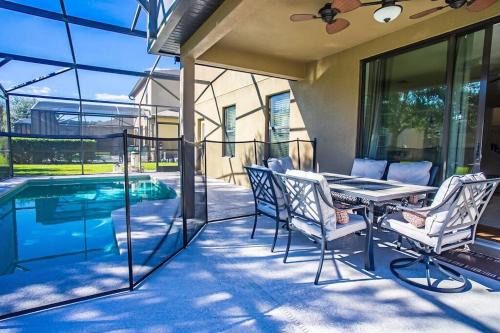 5 Bd Villa Home Theater Private Pool Game Room