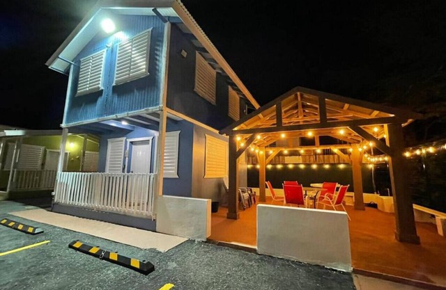 5 Beachfront Cabanas FOR 30 GUESTS -Sunset Village