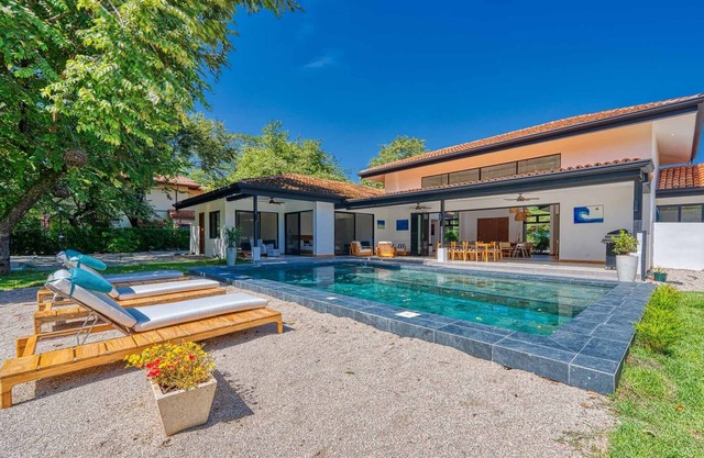 5 Bed 5 Bath 16 Guests Luxury Style Comfort Villa