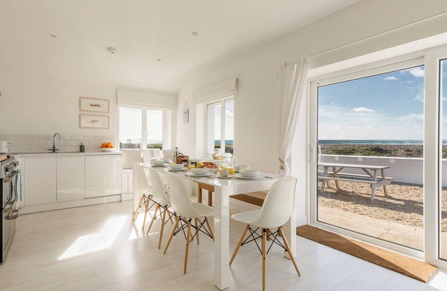 5 bedroom accommodation in Hayling Island