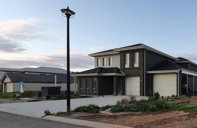 5 bedroom home on the marina with private pontoon
