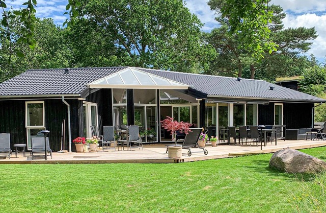 5 bedroom nice home in Fårevejle