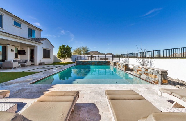 5-bedroom vacation home 11 minutes from Peoria Sports Complex- Heated Pool