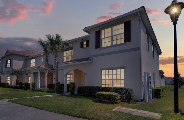 5 Bedrooms/4 Bathrooms/Storey Lake (3133 PP)